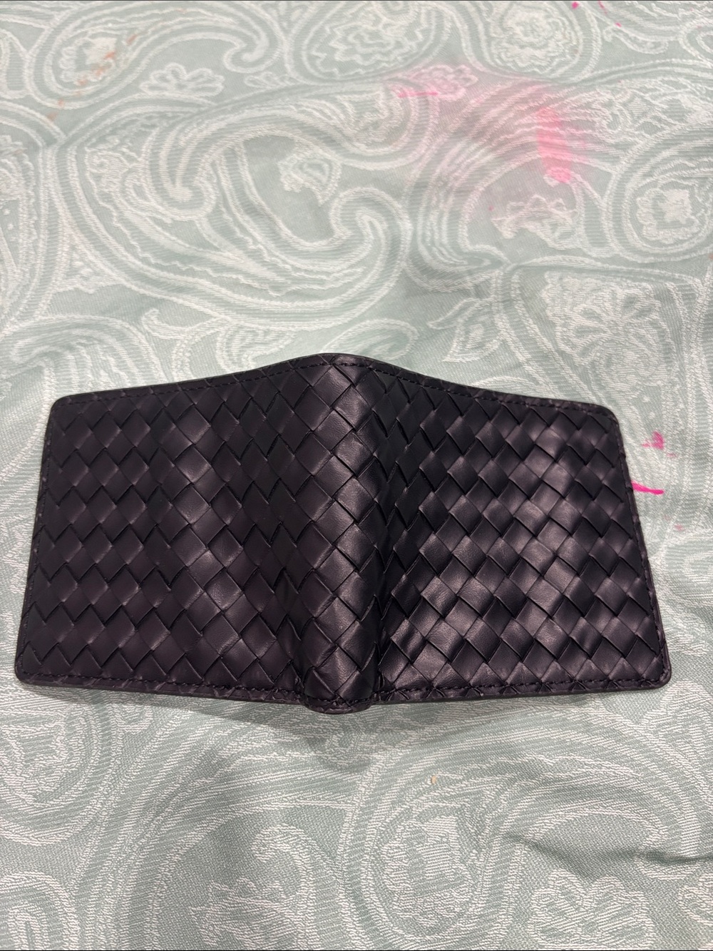 Men's Black Woven faux Leather Bi-Fold Wallet - Picture 4 of 8